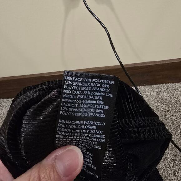 Women's WHBM Black Ribbed Velvet "Runway Legging" Pants | Size 6 - Picture 10 of 10